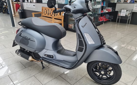 Gebrauchtmotorrad Vespa GTS 125 Super Sport - Bild 1 Gebrauchtmotorrad Vespa GTS 125 Super Sport - Bild 1