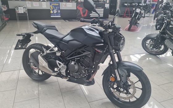 Gebrauchtmotorrad Honda CB300R - Bild 1