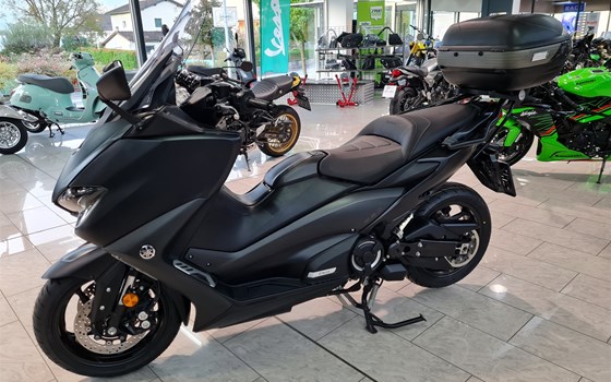 Gebrauchtmotorrad Yamaha TMAX 560 - Bild 3 Gebrauchtmotorrad Yamaha TMAX 560 - Bild 3