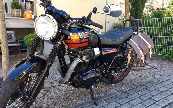 Gebrauchtmotorrad Kawasaki W800 - Bild 2 Gebrauchtmotorrad Kawasaki W800 - Bild 2