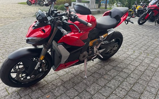 Gebrauchtmotorrad Ducati Streetfighter V2 - Bild 3