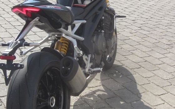 Gebrauchtmotorrad Triumph Speed Triple 1200 RS - Bild 11