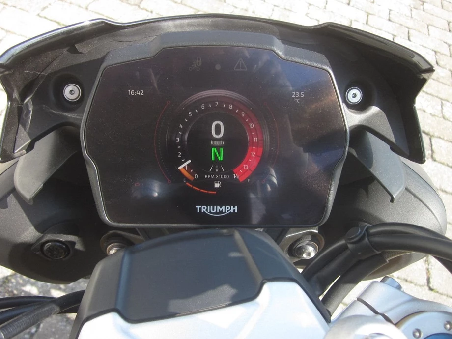 Angebot Triumph Speed Triple 1200 RS Bild 4: Angebot Triumph Speed Triple 1200 RS