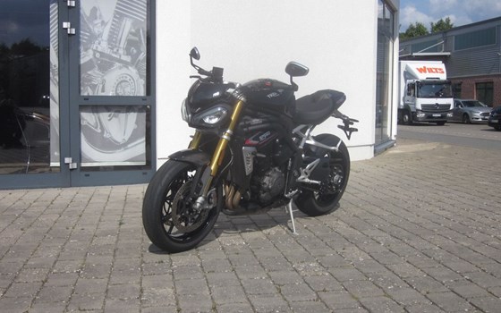 Gebrauchtmotorrad Triumph Speed Triple 1200 RS - Bild 9