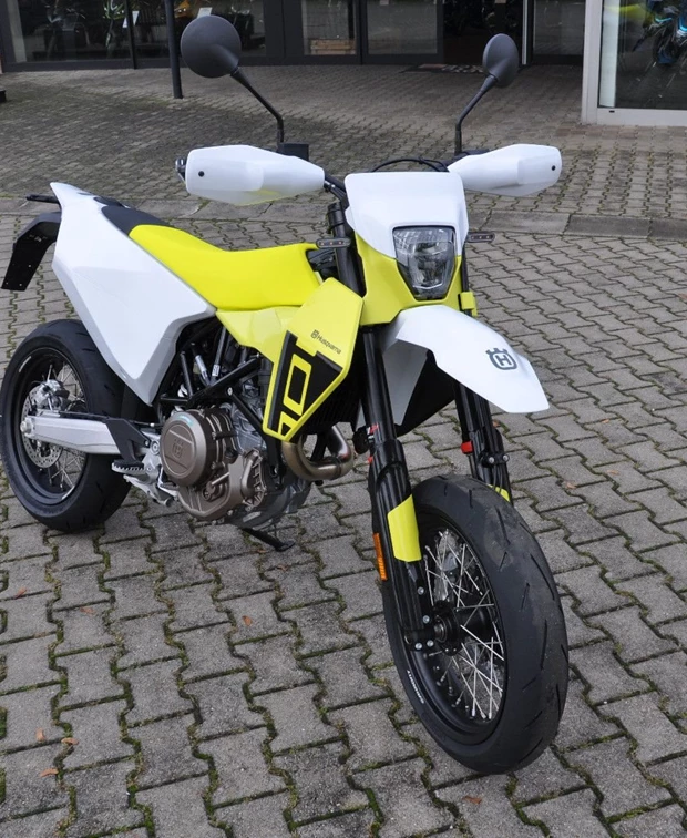 Husqvarna 701 Supermoto