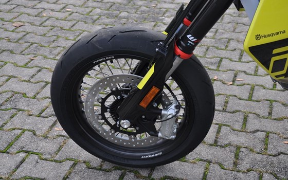 Neufahrzeug Husqvarna 701 Supermoto - Bild 13