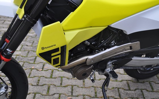 Neufahrzeug Husqvarna 701 Supermoto - Bild 14