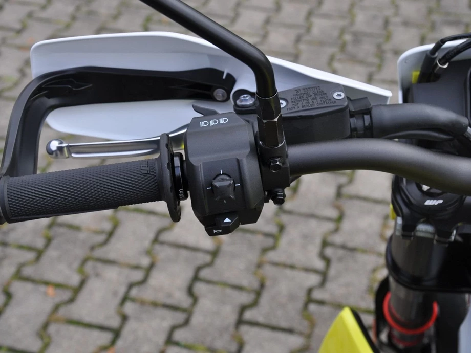 Angebot Husqvarna 701 Supermoto Bild 15: Angebot Husqvarna 701 Supermoto