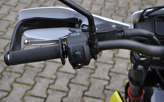 Neufahrzeug Husqvarna 701 Supermoto - Bild 15