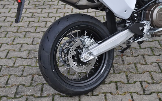 Neufahrzeug Husqvarna 701 Supermoto - Bild 20
