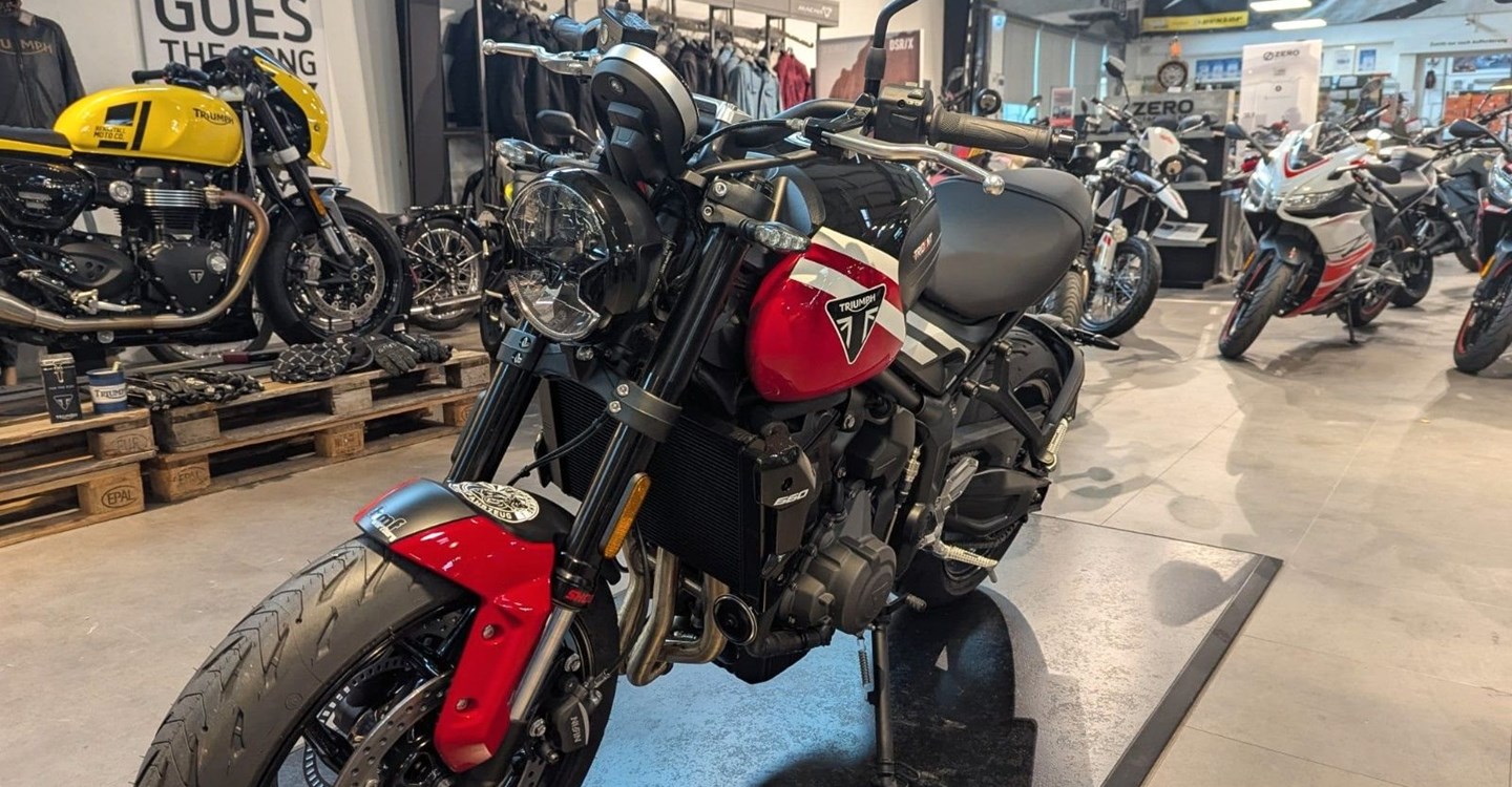 Zum Vergrößern bitte anklicken! Angebot Triumph Trident 660