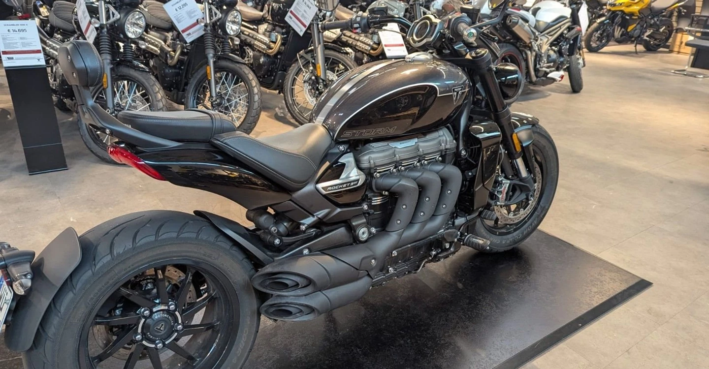 Zum Vergrößern bitte anklicken! Angebot Triumph Rocket 3 Storm GT
