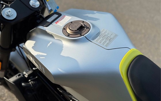 Gebrauchtmotorrad Husqvarna Vitpilen 701 - Bild 11