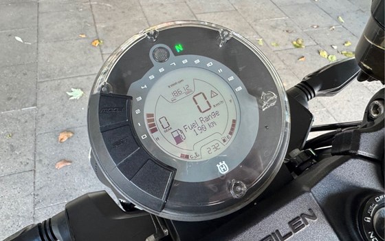 Gebrauchtmotorrad Husqvarna Vitpilen 701 - Bild 12