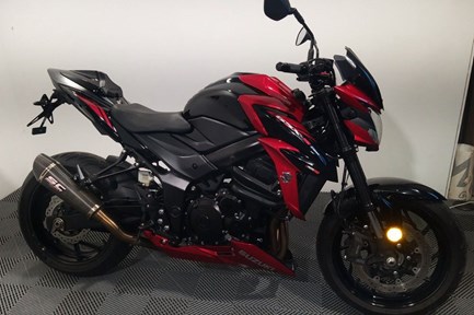 Suzuki GSX-S750