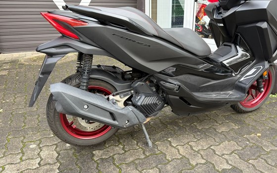 Gebrauchtmotorrad Honda Forza 125 - Bild 10