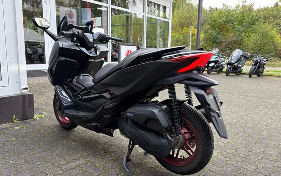 Gebrauchtmotorrad Honda Forza 125 - Bild 4