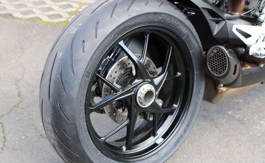 Angebot Ducati Streetfighter V2 Bild 6: Angebot Ducati Streetfighter V2