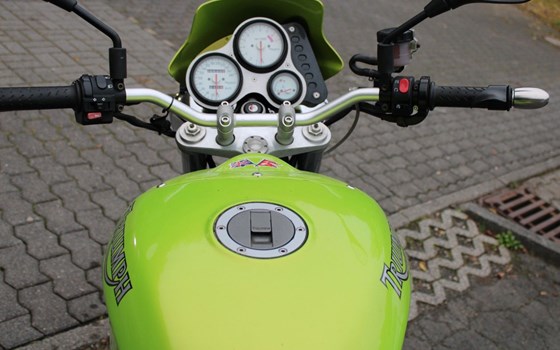 Gebrauchtmotorrad Triumph Speed Triple 955i - Bild 13