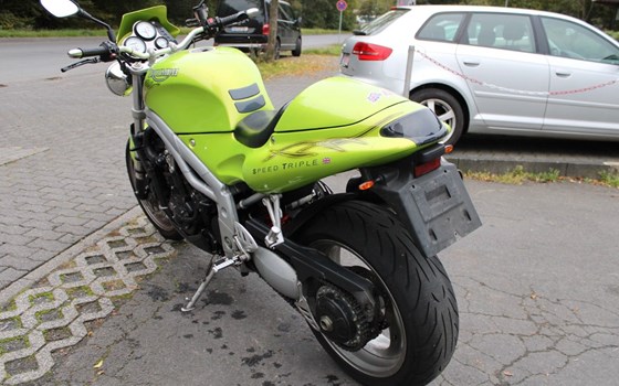 Gebrauchtmotorrad Triumph Speed Triple 955i - Bild 3