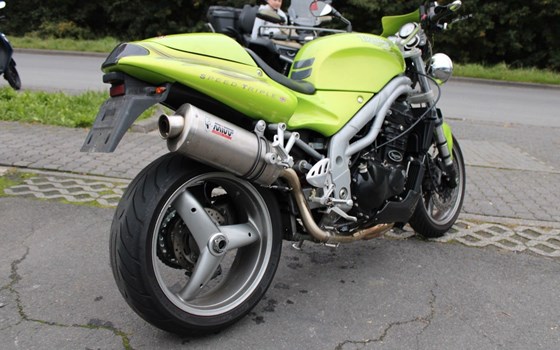 Gebrauchtmotorrad Triumph Speed Triple 955i - Bild 4