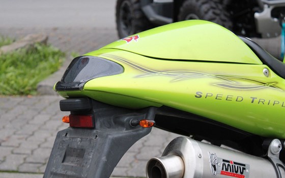 Gebrauchtmotorrad Triumph Speed Triple 955i - Bild 5