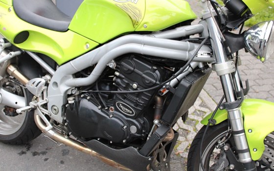 Gebrauchtmotorrad Triumph Speed Triple 955i - Bild 8