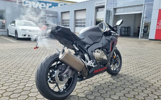 Gebrauchtmotorrad Honda CBR1000RR Fireblade - Bild 3