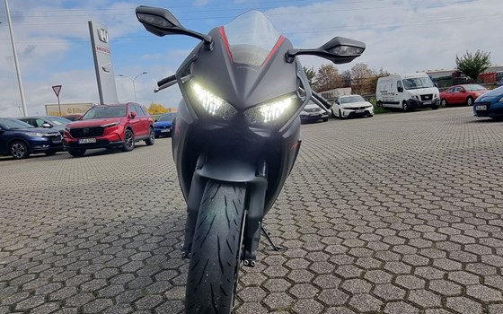 Gebrauchtmotorrad Honda CBR1000RR Fireblade - Bild 8