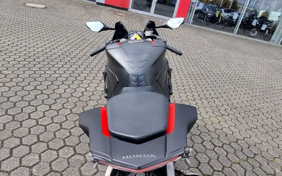 Gebrauchtmotorrad Honda CBR1000RR Fireblade - Bild 9