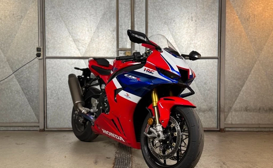 Offer Honda CBR1000RR-R Fireblade SP Bild 2: Offer Honda CBR1000RR-R Fireblade SP