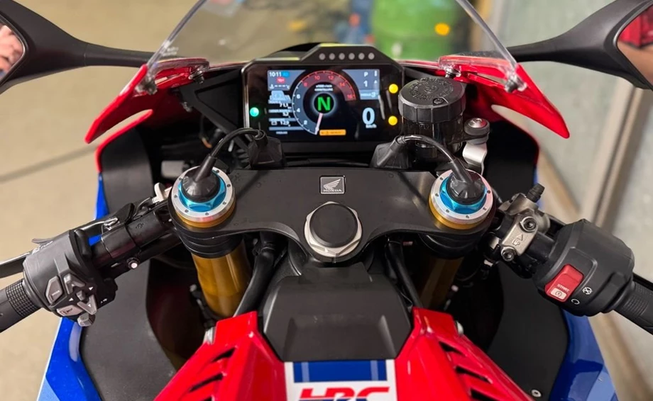 Offer Honda CBR1000RR-R Fireblade SP Bild 4: Offer Honda CBR1000RR-R Fireblade SP