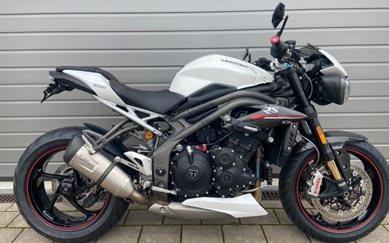 Gebrauchtmotorrad Triumph Speed Triple RS - Bild 3