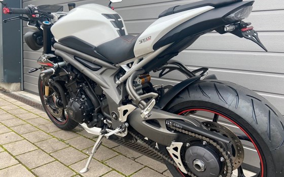 Gebrauchtmotorrad Triumph Speed Triple RS - Bild 6