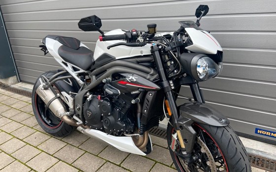 Gebrauchtmotorrad Triumph Speed Triple RS - Bild 8
