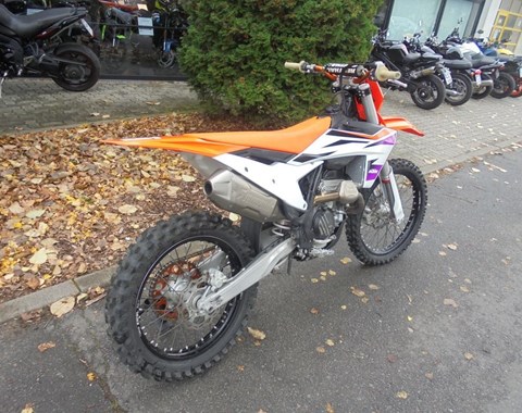 zum Vergrössern bitte anklicken!