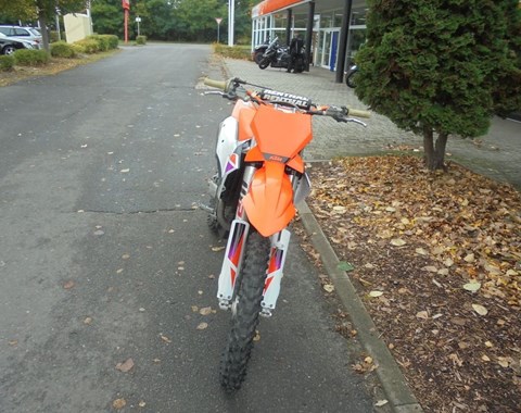 zum Vergrössern bitte anklicken!