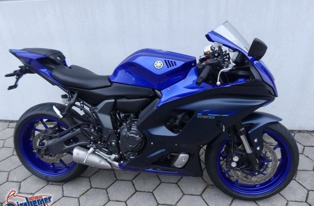 Yamaha R7