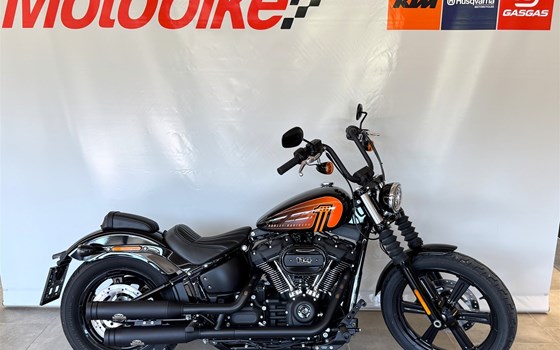 Gebrauchtmotorrad Harley-Davidson Softail Street Bob 114 FXBBS - Bild 2 Gebrauchtmotorrad Harley-Davidson Softail Street Bob 114 FXBBS - Bild 2