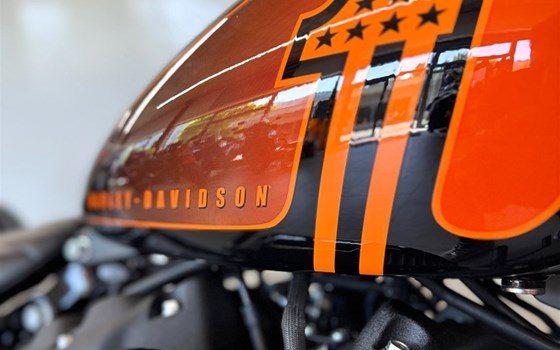 Gebrauchtmotorrad Harley-Davidson Softail Street Bob 114 FXBBS - Bild 6 Gebrauchtmotorrad Harley-Davidson Softail Street Bob 114 FXBBS - Bild 6