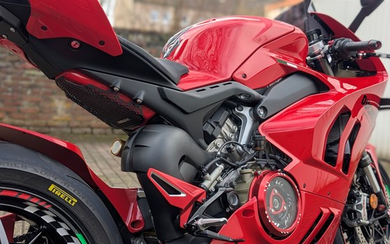 Gebrauchtmotorrad Ducati Panigale V4 - Bild 2