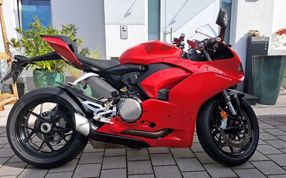 Gebrauchtmotorrad Ducati Panigale V2 - Bild 1