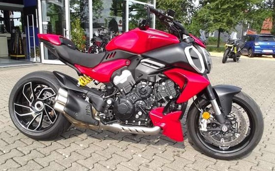 Gebrauchtmotorrad Ducati Diavel V4 - Bild 1