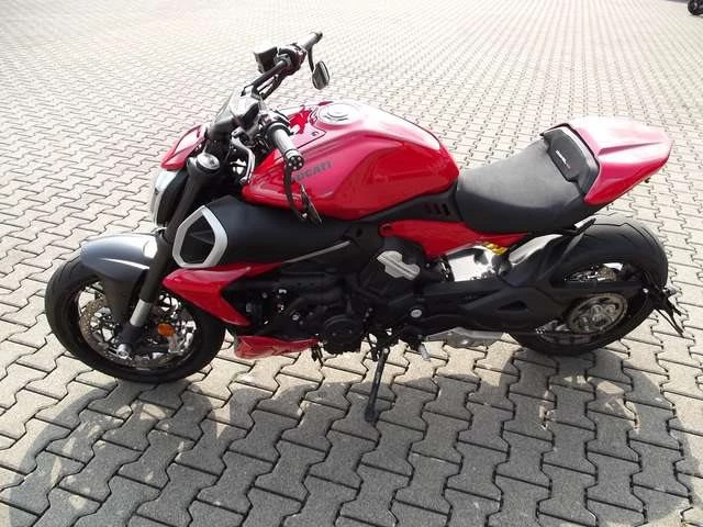 Angebot Ducati Diavel V4 Bild 3: Angebot Ducati Diavel V4