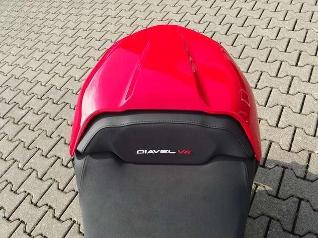 Angebot Ducati Diavel V4 Bild 7: Angebot Ducati Diavel V4
