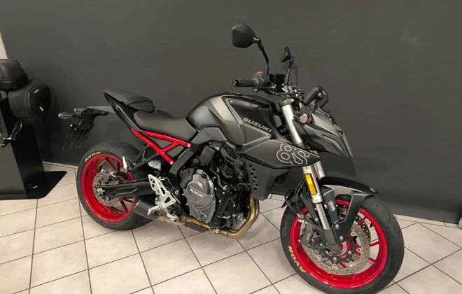Suzuki GSX-8S