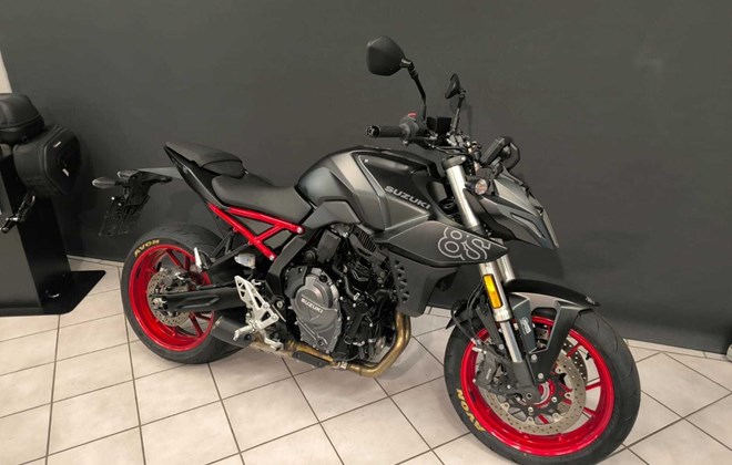 Suzuki GSX-8S