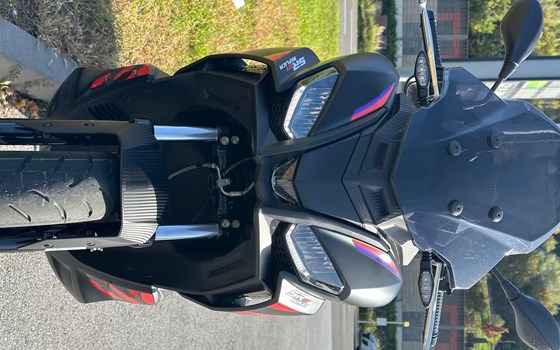 Gebrauchtmotorrad Aprilia SR GT Replica 125 - Bild 1 Gebrauchtmotorrad Aprilia SR GT Replica 125 - Bild 1