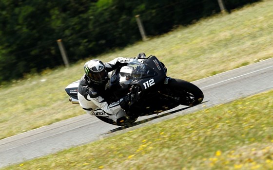 Gebrauchtmotorrad Yamaha R1 - Bild 1