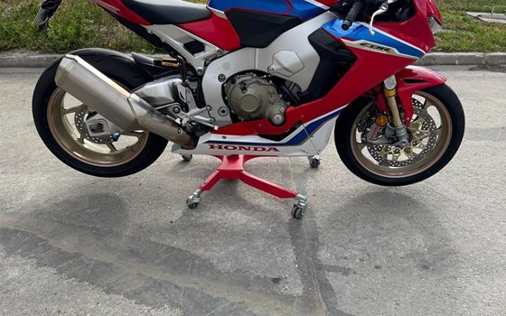 Gebrauchtmotorrad Honda CBR1000RR Fireblade SP-2 - Bild 5 Gebrauchtmotorrad Honda CBR1000RR Fireblade SP-2 - Bild 5